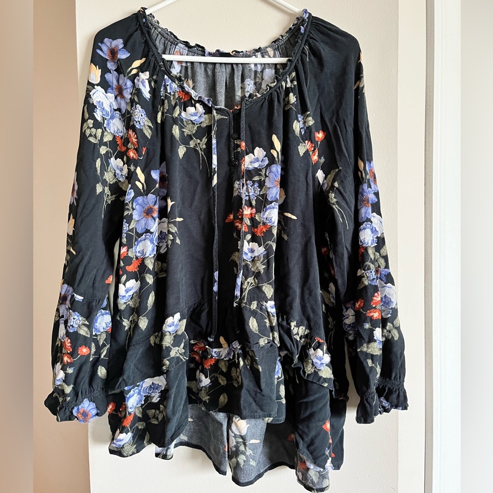 AE Boho ruffle floral top with neckties